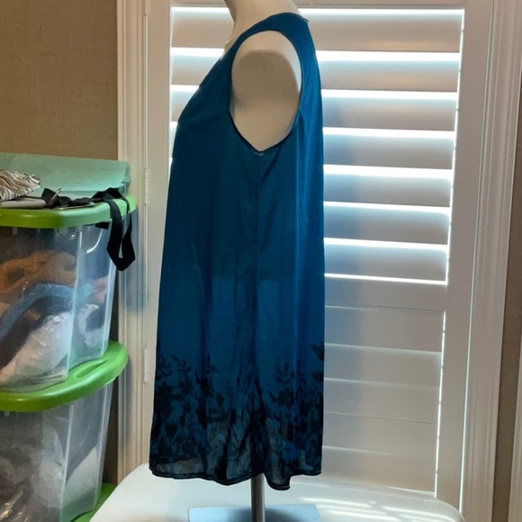 Elegant Blue Sleeveless Mini Dress - Picture 6 of 9